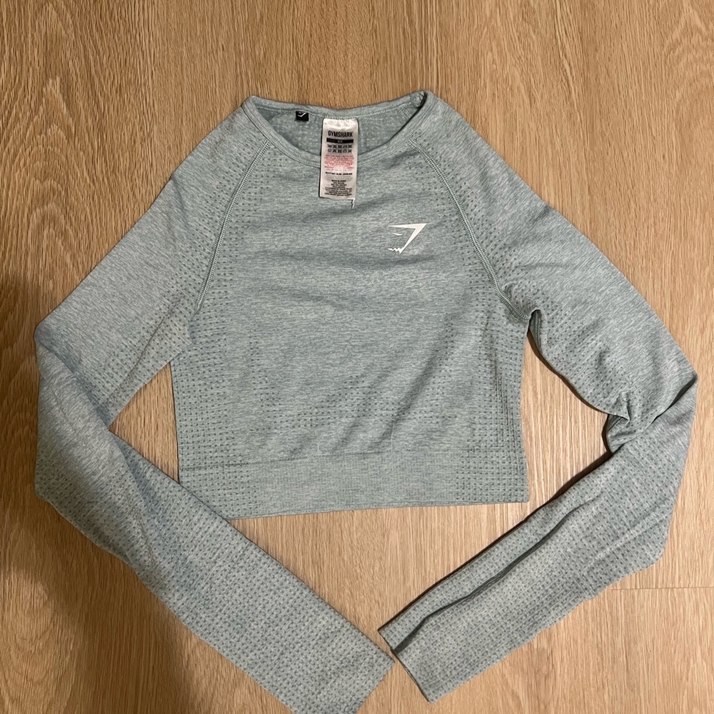Gymshark Women’s sky blue crew neck crop top